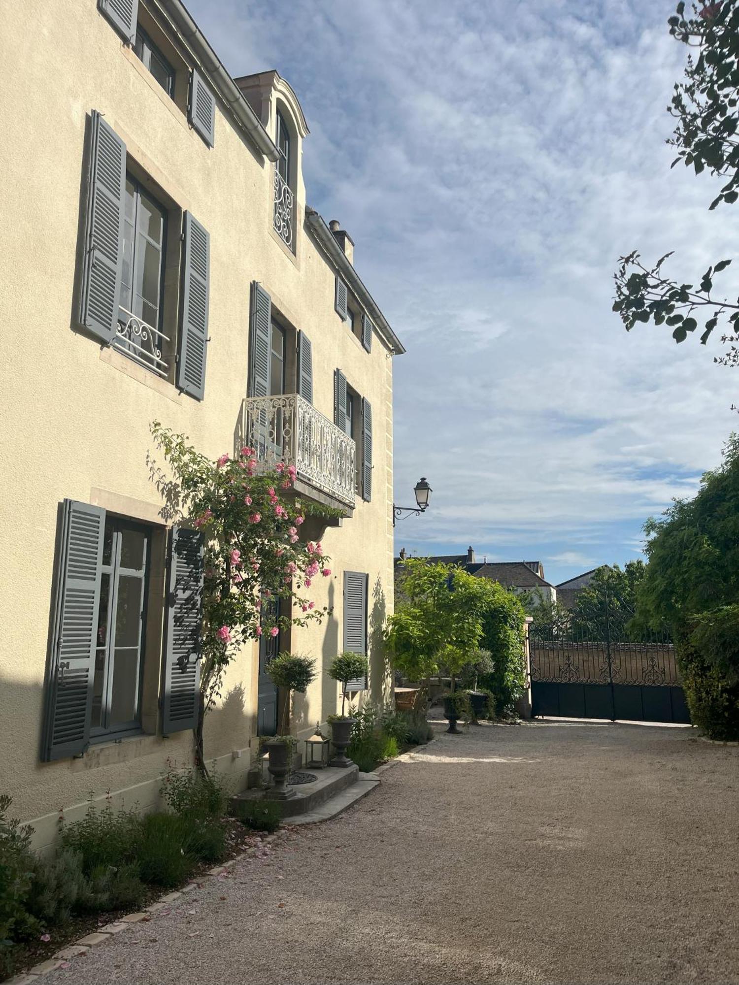 Number 8 Meursault Exterior foto